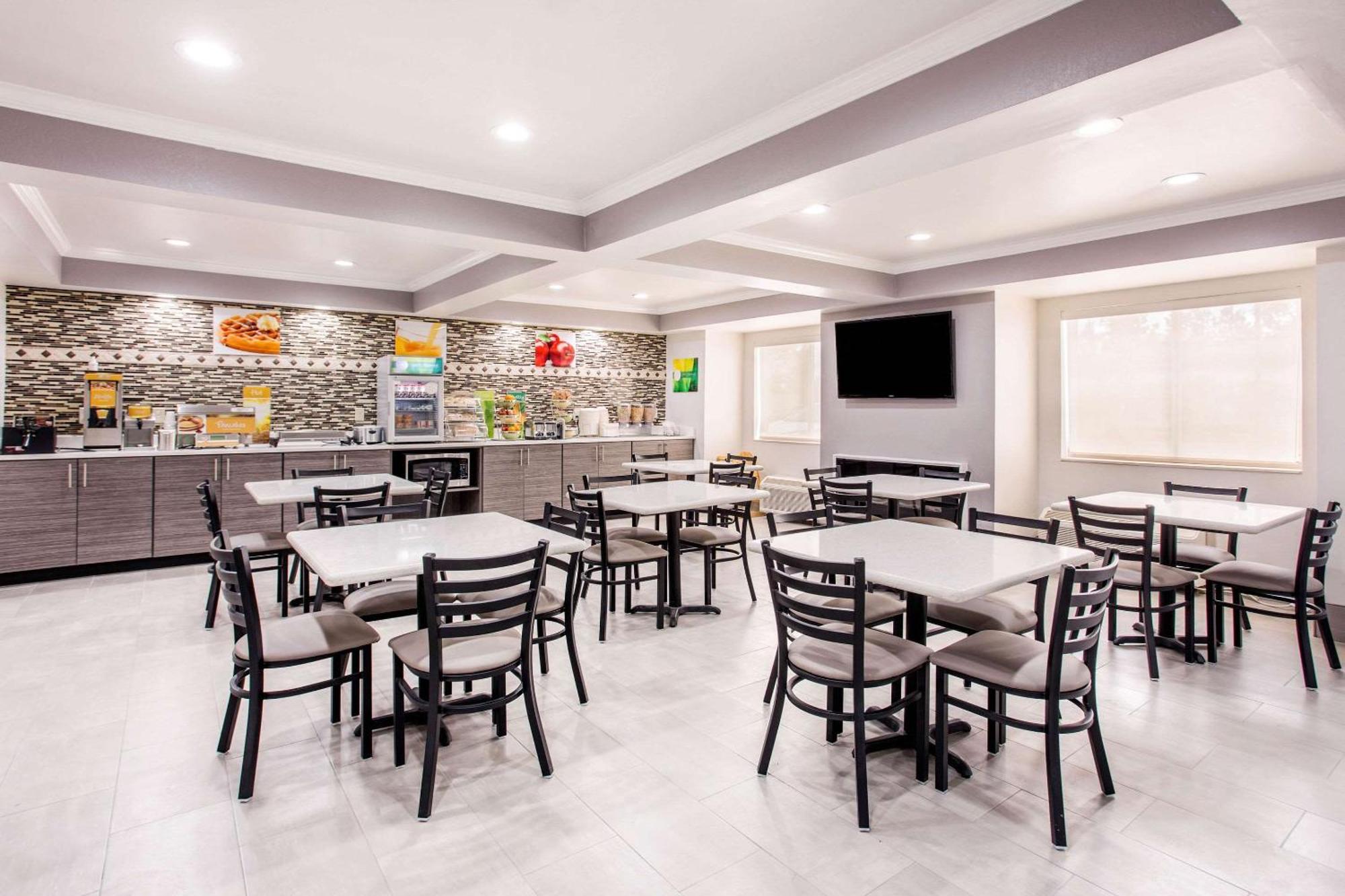 Quality Inn & Suites Myrtle Beach Near Outlets Exterior photo