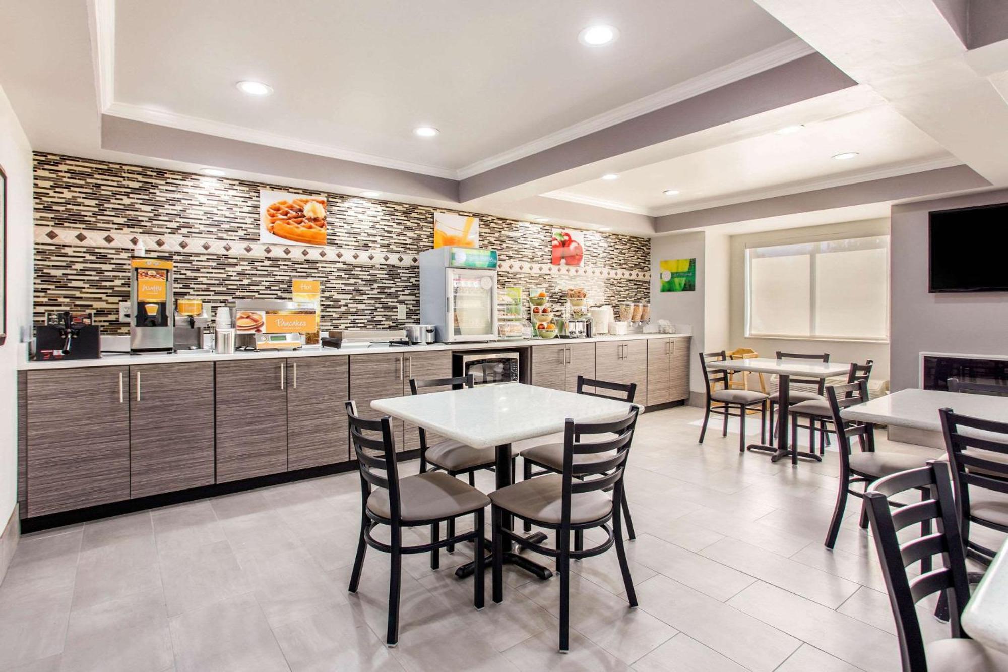 Quality Inn & Suites Myrtle Beach Near Outlets Exterior photo