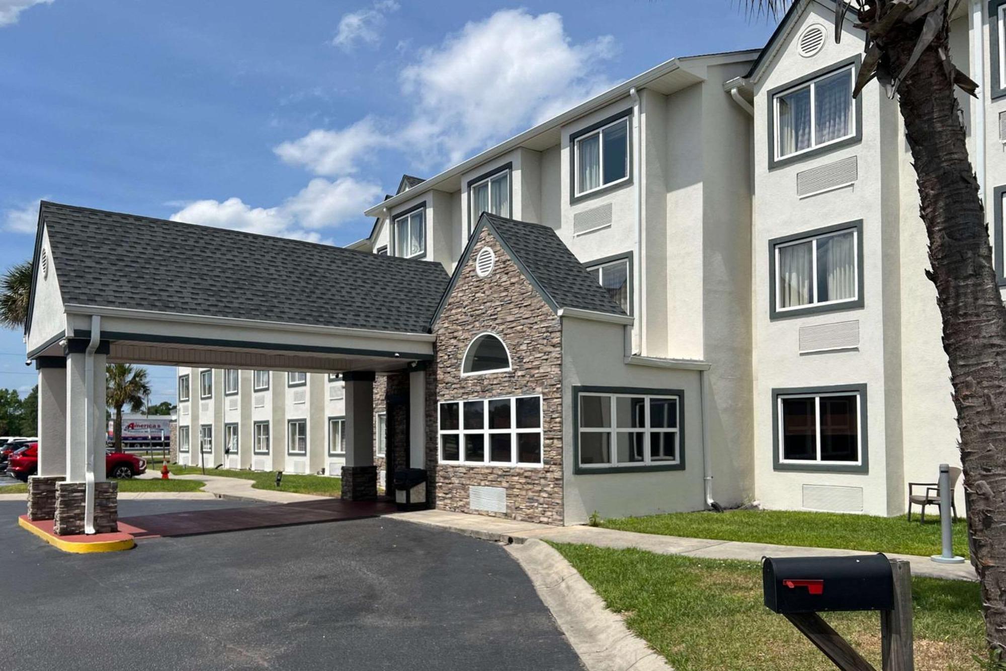 Quality Inn & Suites Myrtle Beach Near Outlets Exterior photo