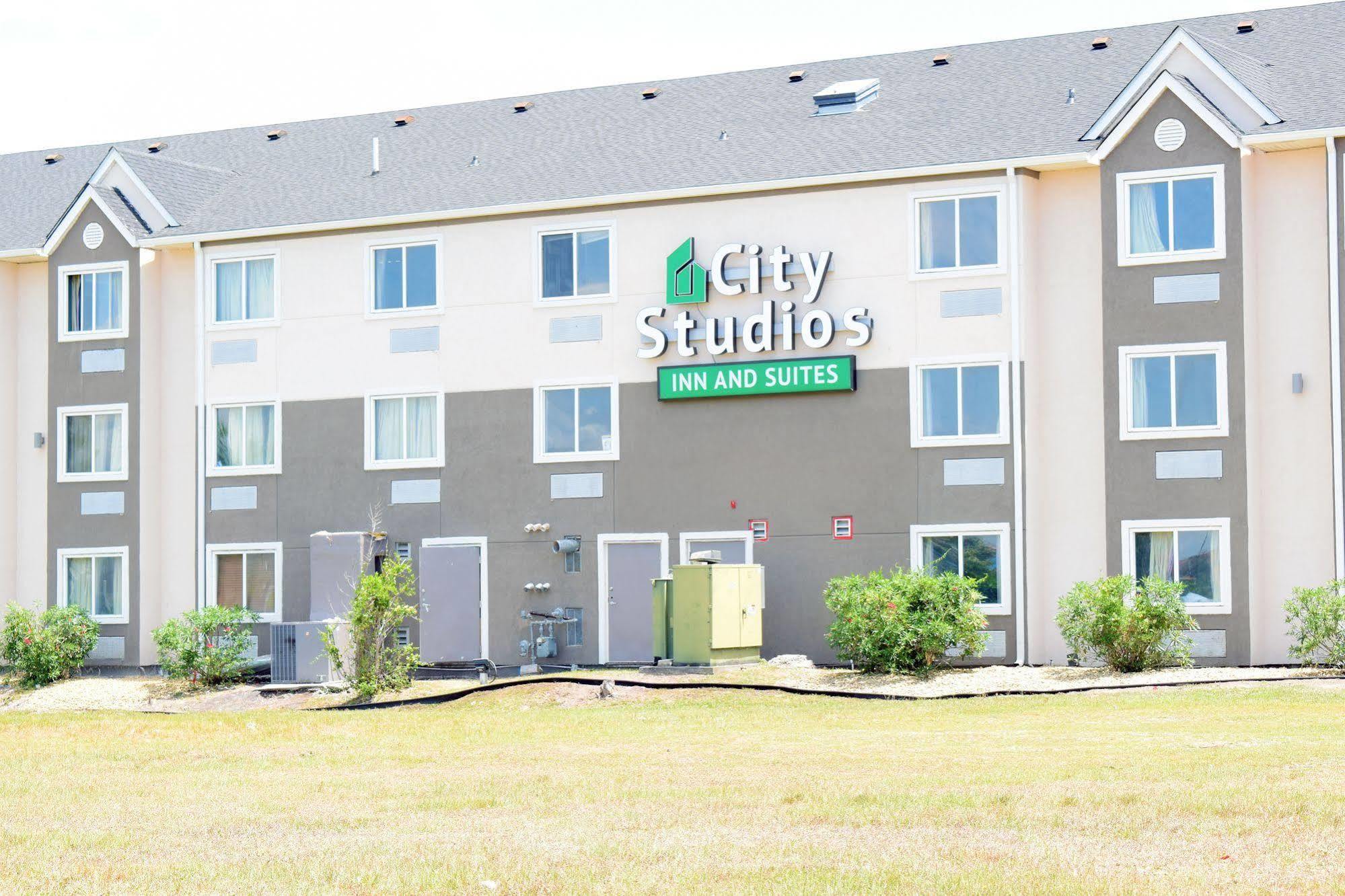 Quality Inn & Suites Myrtle Beach Near Outlets Exterior photo
